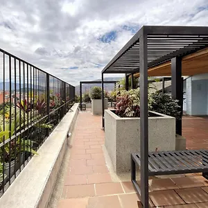 https://stunning-duplex-in-laureles.colombiamedellinhotels.com
